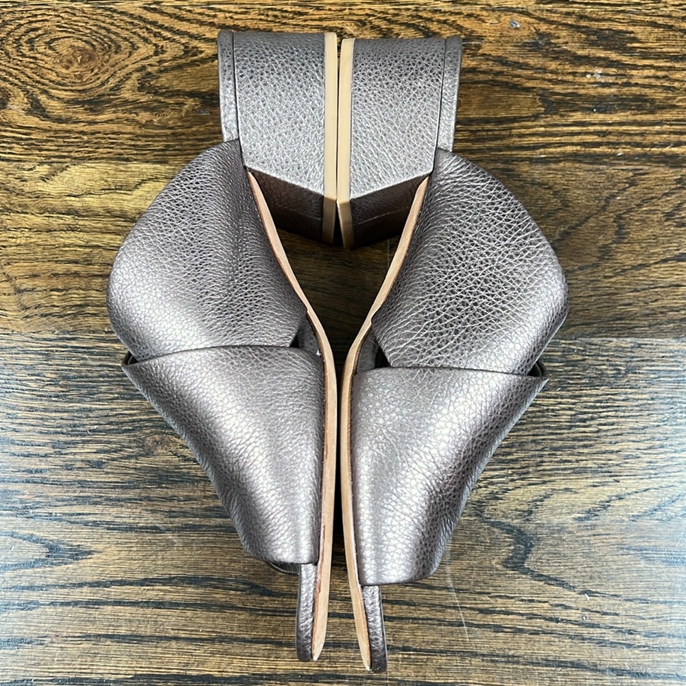 Vince Metallic Sandals - Picture 4 of 7